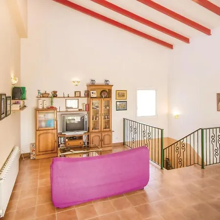 Holiday home 7 Bedroom Beautiful In