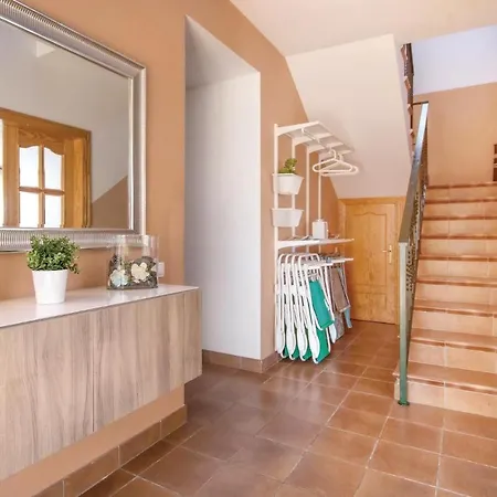 7 Bedroom Beautiful In Santa Susanna