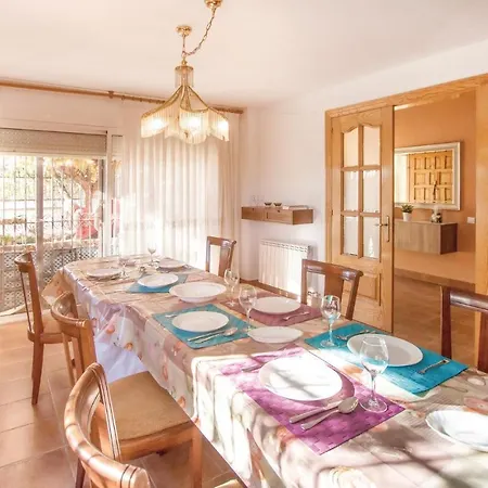 7 Bedroom Beautiful In Santa Susanna