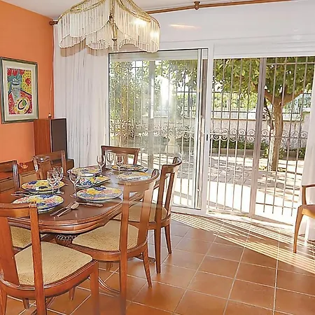 7 Bedroom Beautiful In Santa Susanna