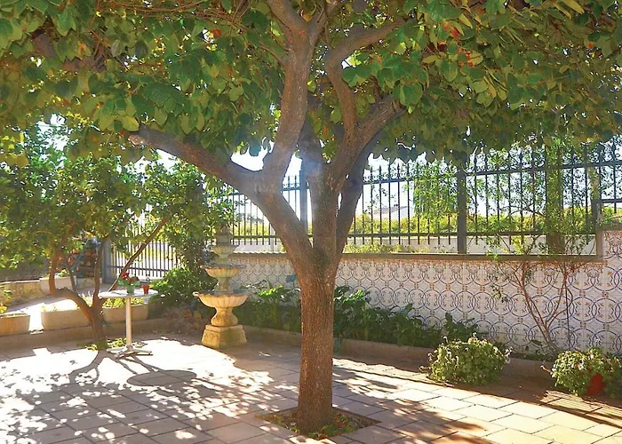 7 Bedroom Lovely In Hébergement de vacances Santa Susanna