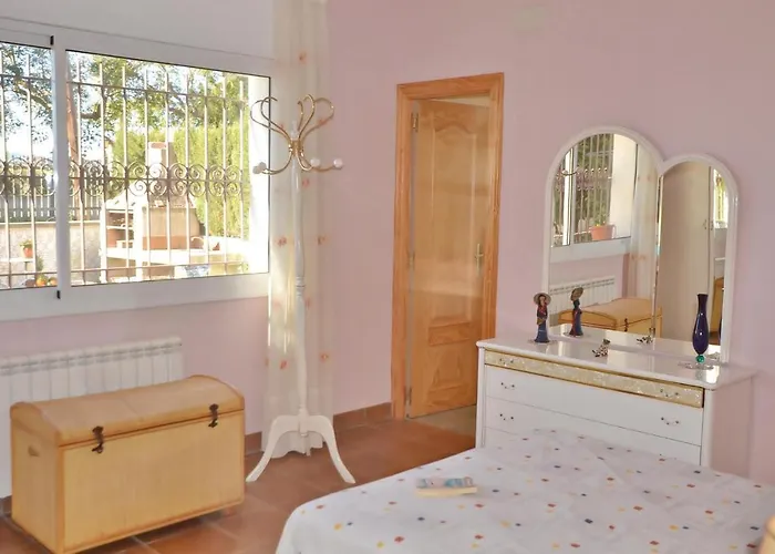 7 Bedroom Lovely In Hébergement de vacances Santa Susanna