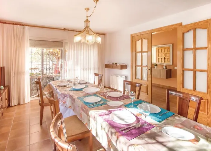 7 Bedroom Lovely In Santa Susanna