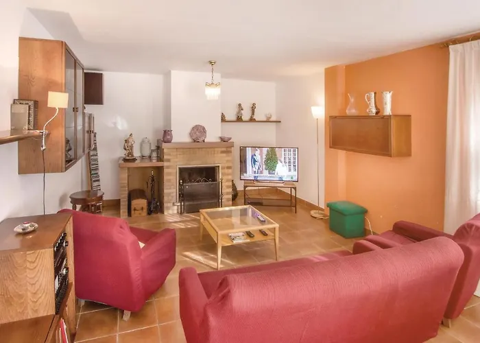 7 Bedroom Lovely In
